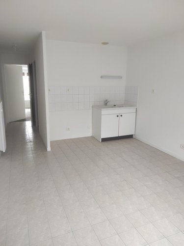 Location appartement Bourg-en-Bresse 01000 Ain 36 m2 1 pièce 440 euros