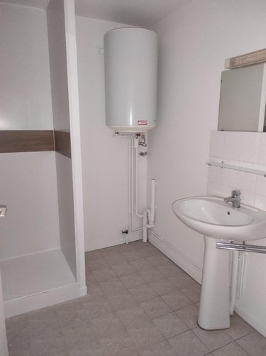 Location appartement Bourg-en-Bresse 01000 Ain 36 m2 1 pièce 440 euros