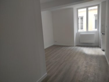 Location appartement Bourg-en-Bresse 01000 Ain 22 m2  355 euros