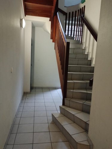 Immeuble a vendre Guingamp 22200 Côtes-d'Armor 515 m2  518500 euros