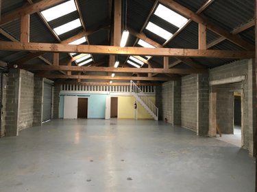 Location immeuble de rapport Montebourg 50310 Manche 200 m2  1000 euros
