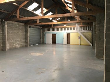 Location immeuble de rapport Montebourg 50310 Manche 200 m2  1000 euros