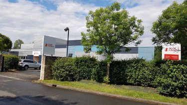 Fonds et murs commerciaux a vendre La-Ferté-Bernard 72400 Sarthe  2215500 euros