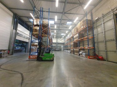 Fonds et murs commerciaux a vendre La-Ferté-Bernard 72400 Sarthe  1086650 euros