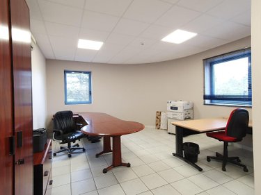 Fonds et murs commerciaux a vendre La-Ferté-Bernard 72400 Sarthe  2215500 euros