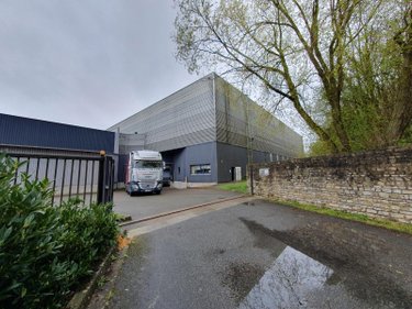 Fonds et murs commerciaux a vendre La-Ferté-Bernard 72400 Sarthe  2215500 euros