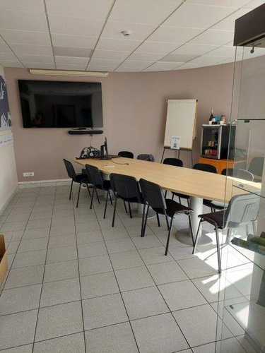 Fonds et murs commerciaux a vendre La-Ferté-Bernard 72400 Sarthe  2215500 euros
