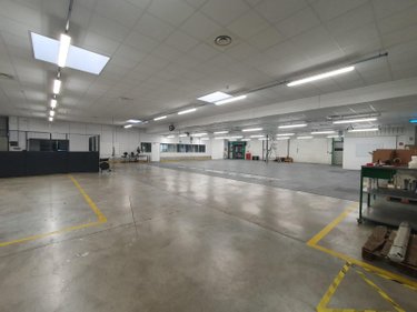 Fonds et murs commerciaux a vendre La-Ferté-Bernard 72400 Sarthe  2215500 euros