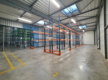 Fonds et murs commerciaux a vendre La-Ferté-Bernard 72400 Sarthe  1086650 euros