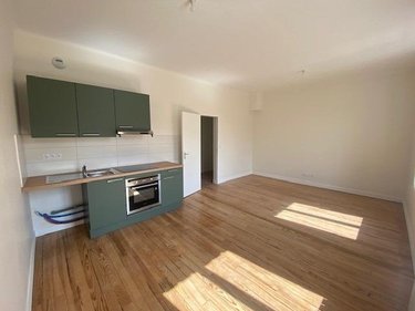 Location appartement Condé-en-Normandie 14110 Calvados 44 m2 2 pièces 463 euros