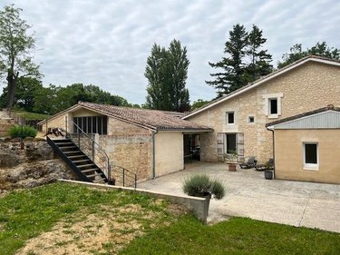 Maison a vendre Montlieu-la-Garde 17210 Charente-Maritime 220 m2 5 pièces 351750 euros