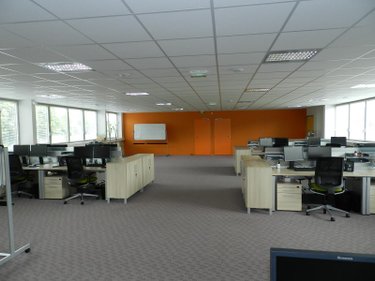 Fonds et murs commerciaux a vendre Pleyben 29190 Finistère 677 m2  728000 euros