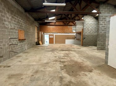 Fonds et murs commerciaux a vendre Cherré-Au 72400 Sarthe 325 m2  215800 euros