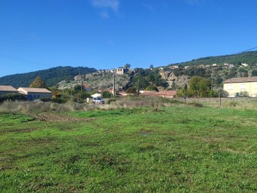 Terrain a batir a vendre Peyruis 04310 Alpes-de-Haute-Provence 893 m2  115000 euros