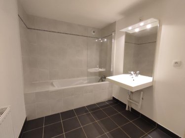 Location appartement Grand-Bourgtheroulde 27520 Eure 79 m2 4 pièces 910 euros