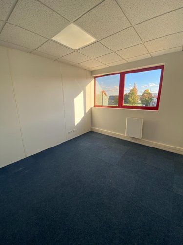 Location fonds et murs commerciaux Évreux 27000 Eure 17 m2  408 euros