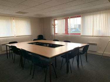 Location fonds et murs commerciaux Évreux 27000 Eure 17 m2  408 euros