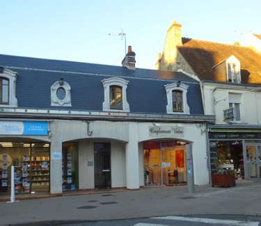 Location fonds et murs commerciaux Nogent-le-Rotrou 28400 Eure-et-Loir 35 m2  450 euros