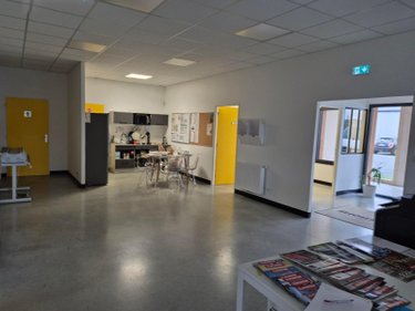Fonds et murs commerciaux a vendre Amboise 37400 Indre-et-Loire  583000 euros