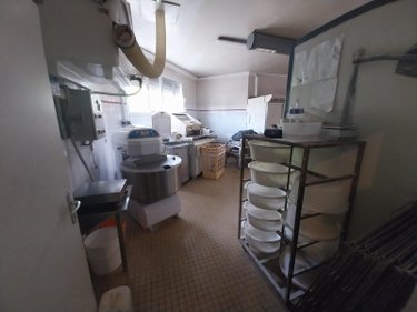 Fonds et murs commerciaux a vendre Le Genest-Saint-Isle 53940 Mayenne 91 m2  156300 euros