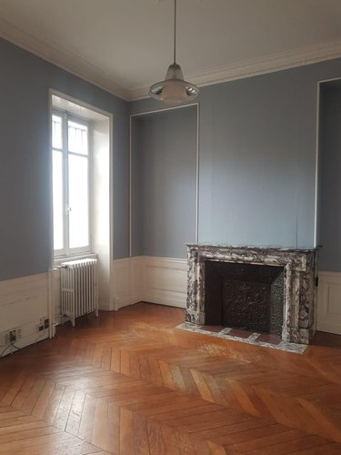 Location fonds et murs commerciaux Louhans 71500 Saône-et-Loire 110 m2  900 euros