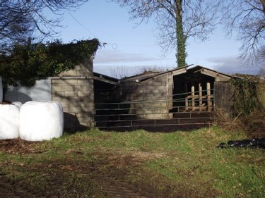 Bien agricole a vendre Coulouvray-Boisbenâtre 50670 Manche  78375 euros