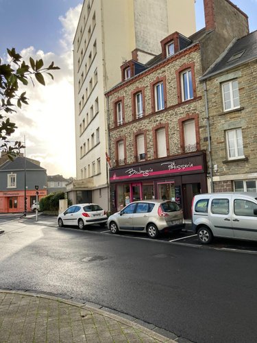 Fonds et murs commerciaux a vendre Équeurdreville-Hainneville 50120 Manche  105399 euros