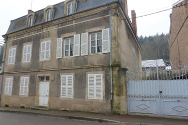 Maison a vendre La Clayette 71800 Saône-et-Loire 290 m2  107000 euros