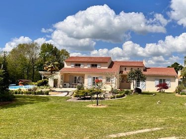 propriete a vendre Venansault 85190 Vendée 186 m2 8 pièces 499900 euros