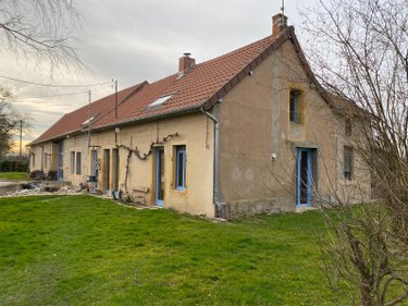 Bien agricole a vendre Vitry-en-Charollais 71600 Saône-et-Loire 318 m2  577000 euros