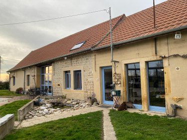 Bien agricole a vendre Vitry-en-Charollais 71600 Saône-et-Loire 318 m2  577000 euros