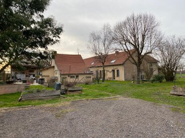 Bien agricole a vendre Vitry-en-Charollais 71600 Saône-et-Loire 318 m2  577000 euros