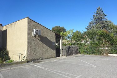 Divers a vendre Oraison 04700 Alpes-de-Haute-Provence 198 m2  323000 euros