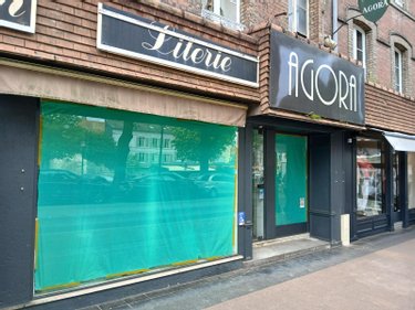 Location fonds et murs commerciaux Honfleur 14600 Calvados 38 m2  1900 euros