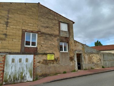 Maison a vendre Aubigny-les-Clouzeaux 85430 Vendée 223 m2 8 pièces 195000 euros
