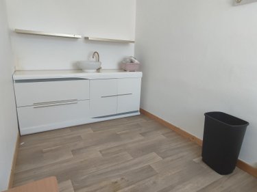 Location fonds et murs commerciaux Le Grand-Quevilly 76120 Seine-Maritime 44 m2  750 euros