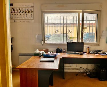 Fonds et murs commerciaux a vendre Bar-sur-Seine 10110 Aube 400 m2  264600 euros