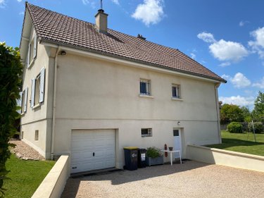 Location maison Vitry-en-Charollais 71600 Saône-et-Loire 140 m2 6 pièces 850 euros
