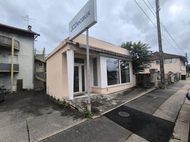 Location fonds et murs commerciaux Péronnas 01960 Ain  700 euros