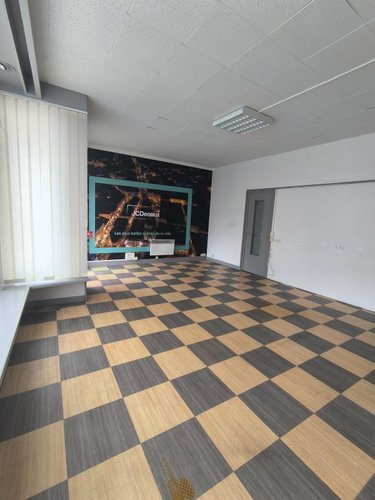 Location fonds et murs commerciaux Péronnas 01960 Ain  700 euros