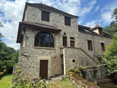 propriete a vendre Magny 89200 Yonne 240 m2 14 pièces 468000 euros