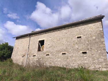 Bien agricole a vendre Saint-Julien-près-Bort 19110 Corrèze  42400 euros