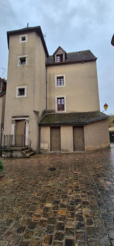 Immeuble a vendre La-Ferté-Bernard 72400 Sarthe 180 m2  179400 euros