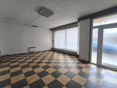 Location fonds et murs commerciaux Péronnas 01960 Ain  700 euros