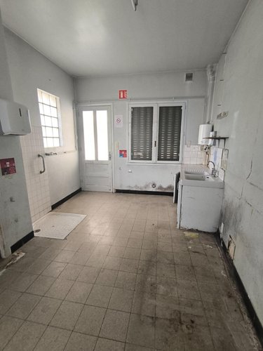 Location fonds et murs commerciaux Péronnas 01960 Ain  700 euros