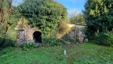 Immeuble a vendre Jonzac 17500 Charente-Maritime 184 m2  341250 euros