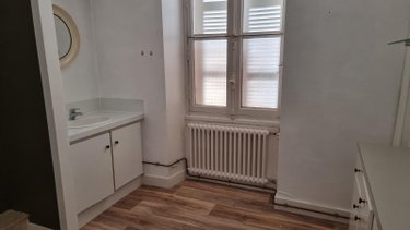 Immeuble a vendre Jonzac 17500 Charente-Maritime 184 m2  341250 euros