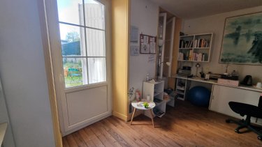 Immeuble a vendre Jonzac 17500 Charente-Maritime 184 m2  341250 euros