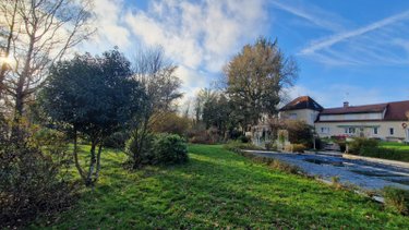 Maison a vendre Saint-Yan 71600 Saône-et-Loire 300 m2 14 pièces 700000 euros