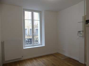 Location appartement Nemours 77140 Seine-et-Marne 18 m2 1 pièce 560 euros